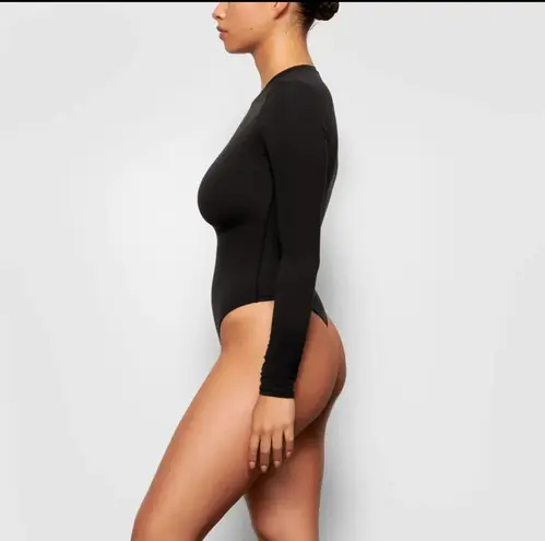 SKIMS LONG SLEEVE CREW NECK BODYSUIT Black Size S New Without Tags