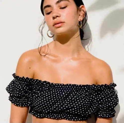 Brandy Melville  off the shoulder polka dot top