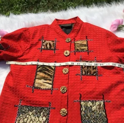 Alex kim red animal print Vintage Wooden Button Cheetah Textured Size Medium