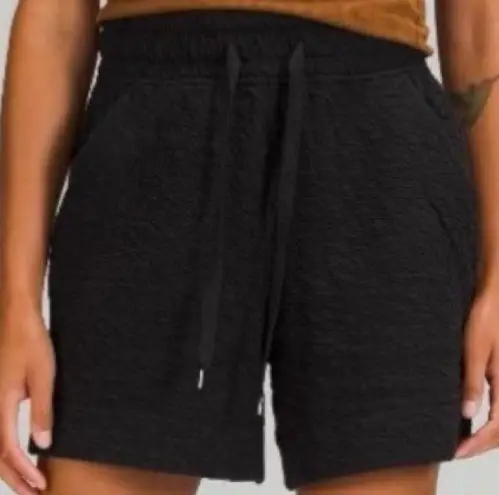 Lululemon  Rippled SHR Short
5" Black NWT!