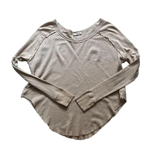 Aritzia TNA Alder Thermal Long Sleeve Waffle
Knit Relaxed Fit Top, Sz XS
