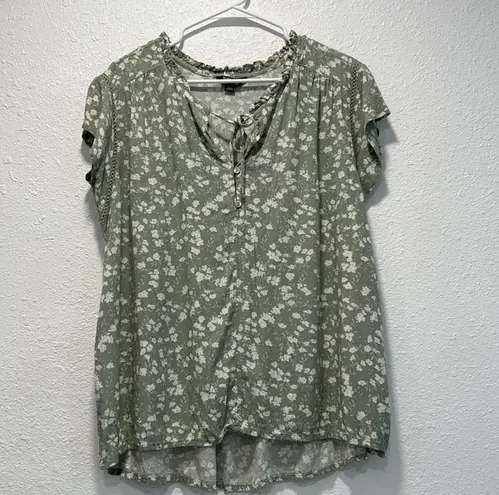 Buffalo David Bitton sage green floral short sleeve blouse top for women