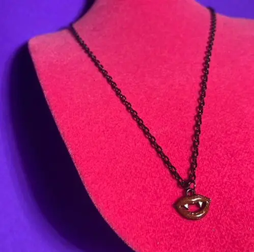 Boutique Vampire Fangs Teeth Bite Kiss Necklace Gothic Kawaii Egirl Emo Halloween costume