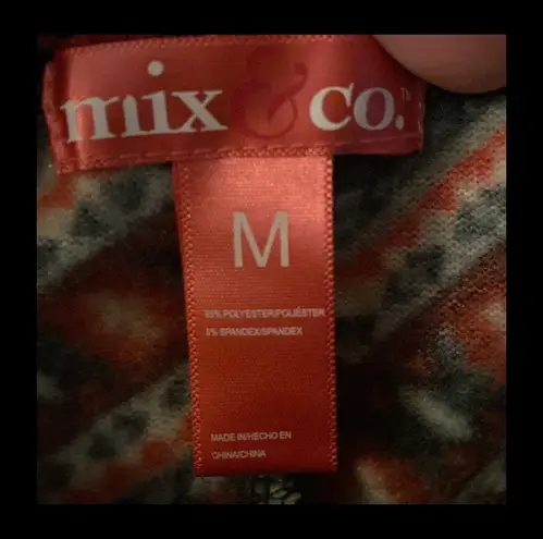 Mix & Co red zig- zag winter leggings. Size medium