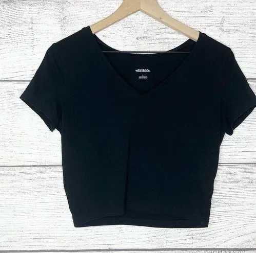Wild Fable  Black Cropped V-Neck T-Shirt Crop Top Size Large