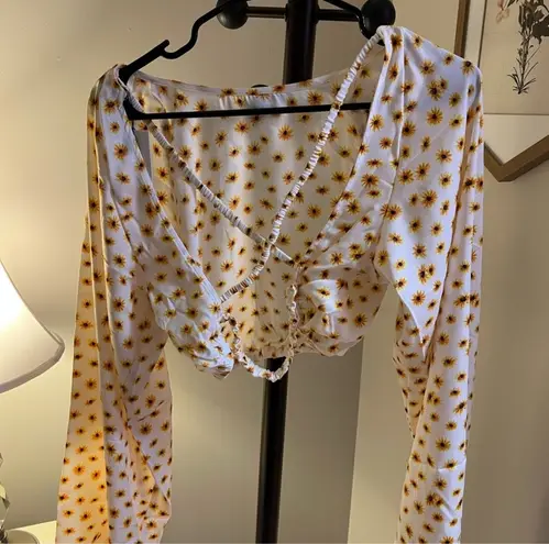 Revolve NWT WeWoreWhat billow sleeve top in ditsy daisy S - Image 5