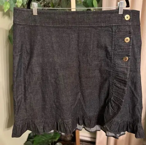 Lane Bryant  Y2K Black Denim Skirt With Faux Buttons and Ruffles Size 20