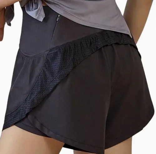 Black Yoga / Running + Bike Shorts by Zasuwa Size M