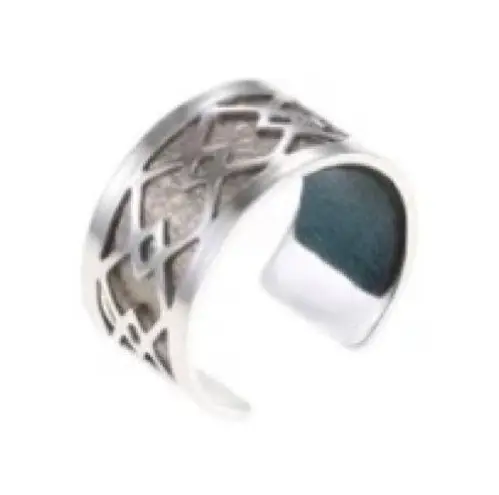 Adjustable ring with reversible color insert.
