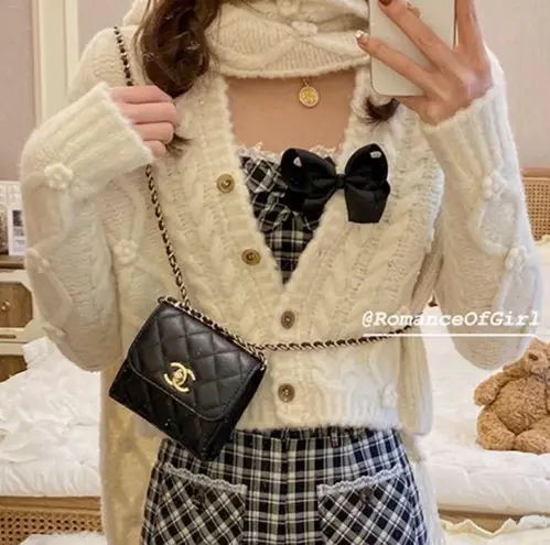 Japanese Kawaii Cottage Cream Beige Floral Knit Thick Cardigan Sweater Jacket Tan Size XS