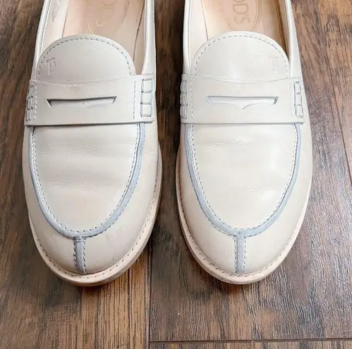 Tod's TOD’S • Penny Loafers beige ecru low heel almond toe Italian leather