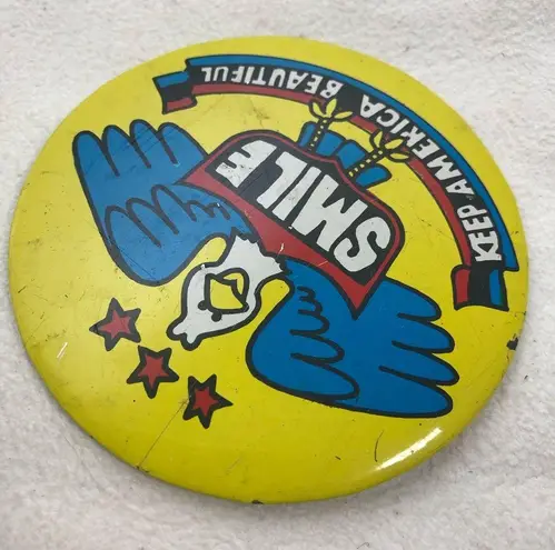 Vintage “Smile Keep America Beautiful” Pin