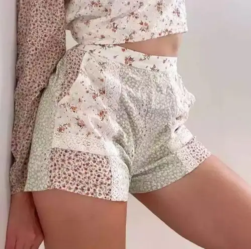 American Eagle  High Rise Floral Crinkle Patchwork Eyelet Shorts Size Medium