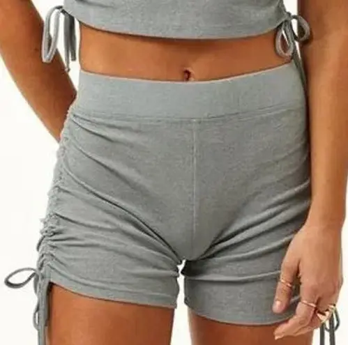 NWT Vale Genta Apres Beach Mesh Pull On Mid Shorts Gray Women's Size M / L Size M