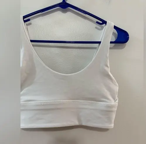 Lululemon Pre-Owned Size 6  White Sports Bra