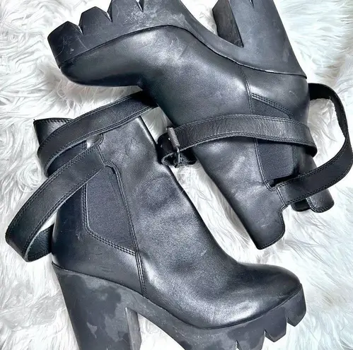 Ash 🩷HP🩷 | Lug Tank Cleated Sole Boots Leather Chelsea Buckle Combat | 9, 40