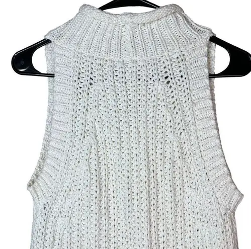 Moth Sleeveless White Turtleneck Sweater Size Large