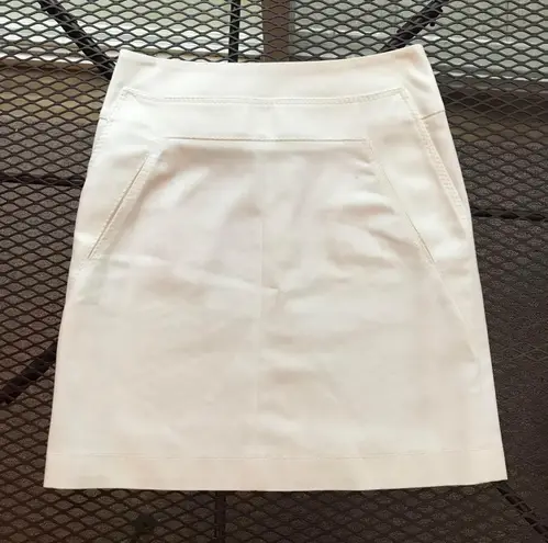 Neiman Marcus AMAZING AKRIS PUNTO WHITE STRUCTURED QUALITY PENCIL SKIRT