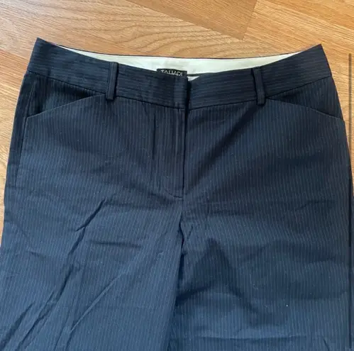 Tahari Size 8 Pinstripe Capri Pants