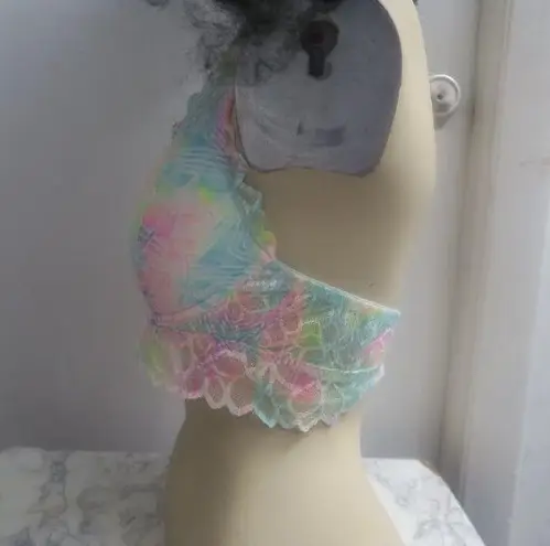 PINK Victoria's Secret bra tie dye lace floral in white and multi-colors size medium (cups A-C).