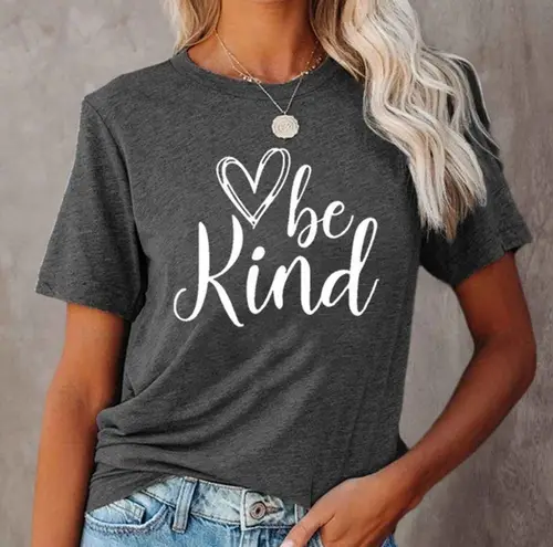 "BE KIND" GRAPHIC HEATHER GRAY T