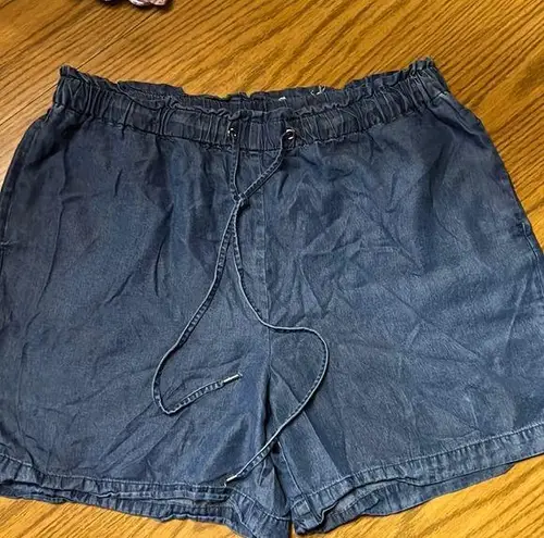 Anne Klein  very soft denim shorts.