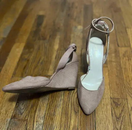 Nine West Blush/Tan Heels