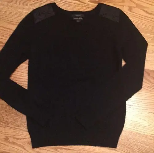 Tahari black crewneck sweater