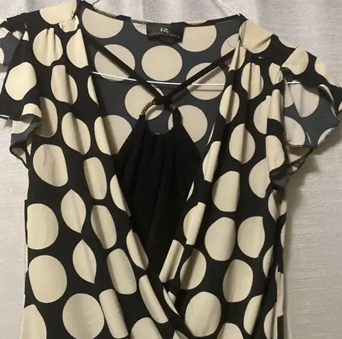 Iz Byer  California Medium Black and Tan Sleeveless Blouse.