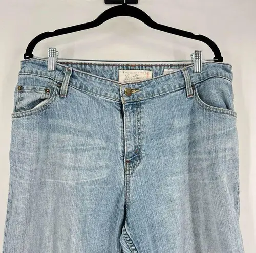 Levi's Vintage Y2K  Women’s Low Rise Cropped Jeans Blue Denim Light Wash Size 18