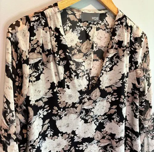 Myne by Ashley Ann Antique Floral Silk Blouse - size 2