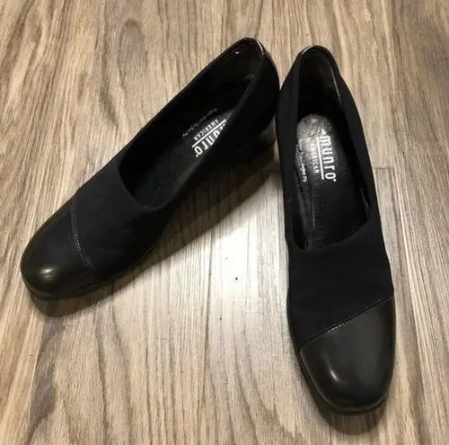 Munro American shock absorbing chuck leather Heels