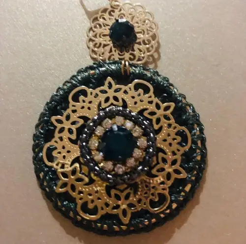Art of thread, hand made earrings. Dark Green color with gold accents