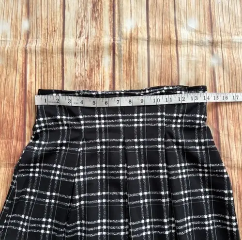 Lux LA Women’s Plaid Mini Skirt Black Size Medium