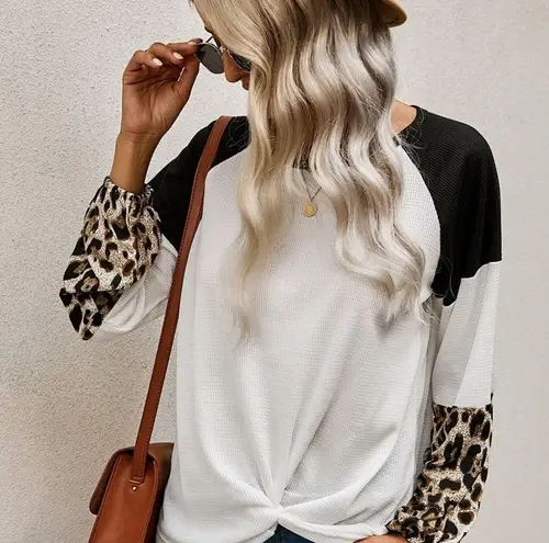 WAFFLE KNIT LEOPARD WHITE BLACK BLOUSE TWIST KNOT Size undefined