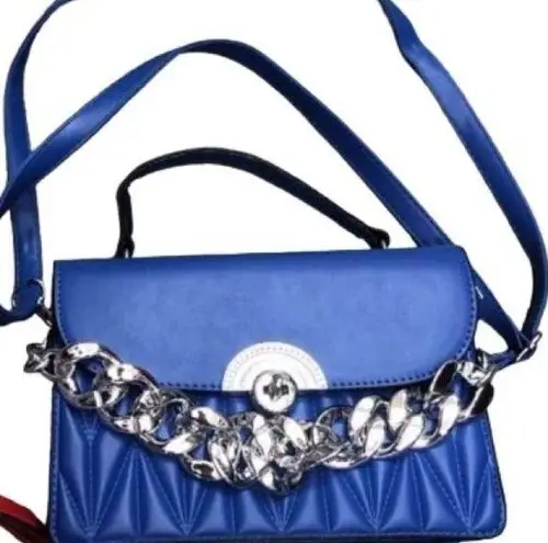 ONLY ONE BLUE LEFT‼️Chained crossbody bag super cute