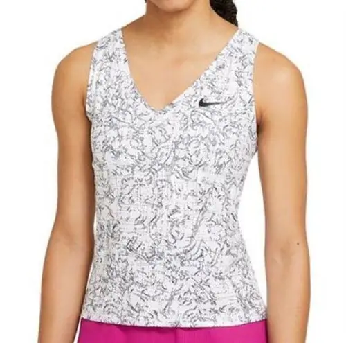 Nike  DRY nwt 