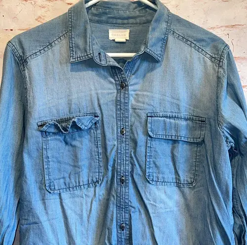 Caslon Shirt Womens Medium Blue Denim Jean Button Front Long Sleeve collared M