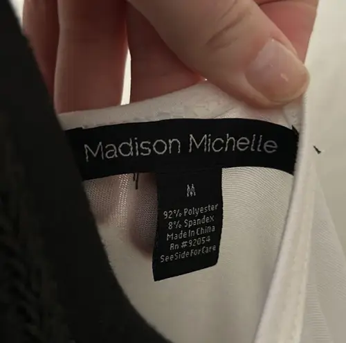 Fitted White Sleeveless Scoop Neck Tank Top Size M