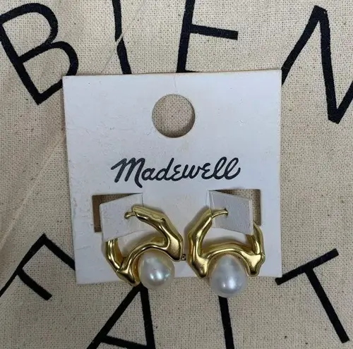 Madewell NWT  Freshwater Pearl Huggie Hoop Earrings Gold