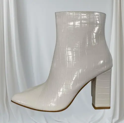 Vampy Bratty White Faux Leather Croc Snake Ankle High Heel Boots Booties 8.5