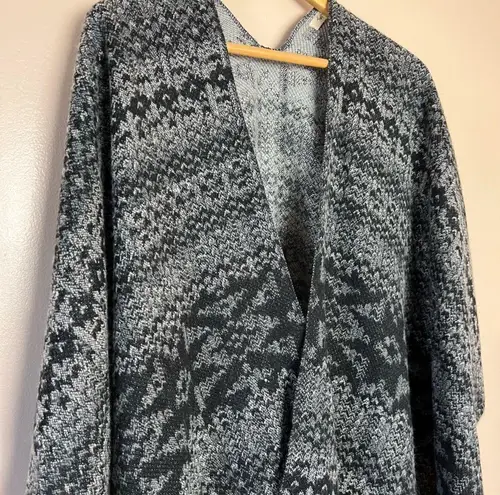 Heritage 1981 CLEARANCE! Black Poncho One Size EUC