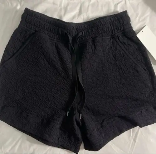 Lululemon  Rippled SHR Short
5" Black NWT!