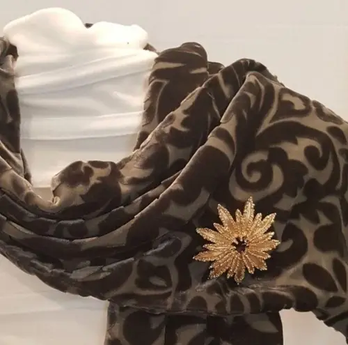 Lucy Avenue AVON VINTAGE πππππ¬ SIGNED GOLD TONE FLOWER DESIGN β STARBURSTβ BROOCH