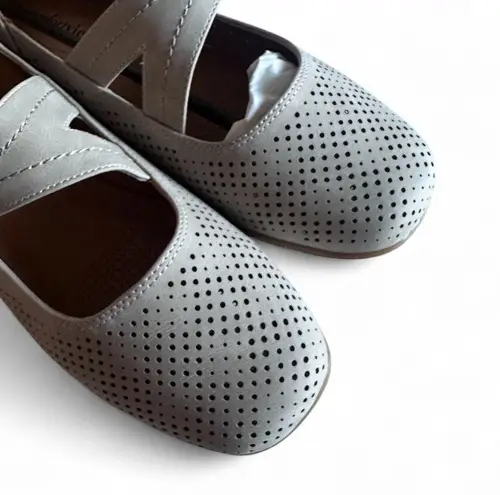 Comfortview Flats Women's Size 8 Grey/Tan