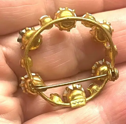 Vintage Austria Signed BROOCH 1.5" Aurora Borealis Quartz Stone Wreath Pin RARE