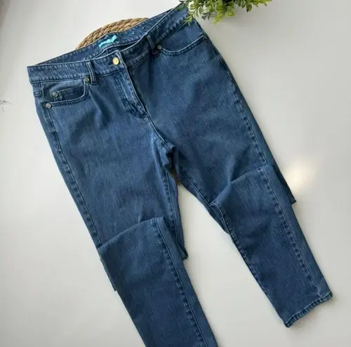 J. McLaughlin  Slim Straight Jean size 6 in Light Rinse Wash