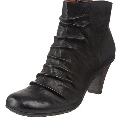 Gentle Souls NIB leather boots