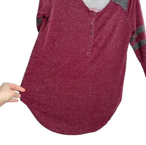 Tresics Maroon & Gray Varsity Striped Terrycloth Lined Knit Henley