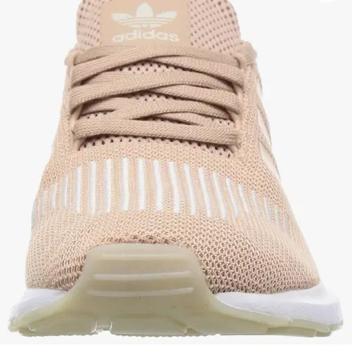 Adidas ✨Womens  Swift Run Athletic Shoe - Ash Pearl✨